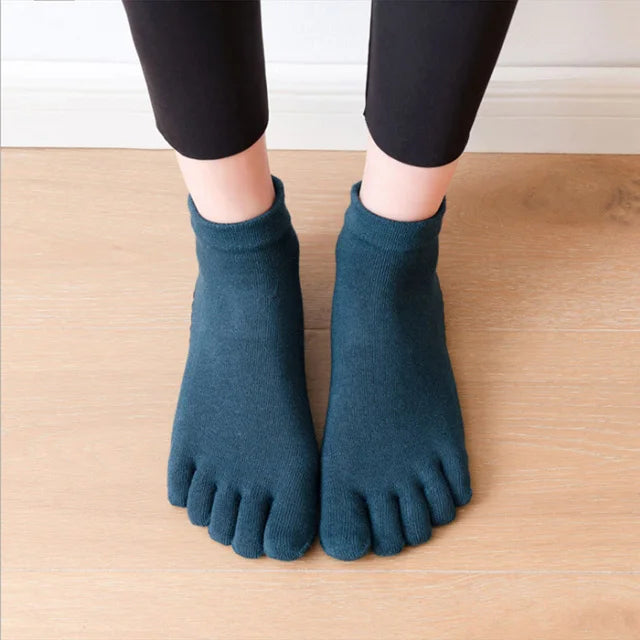 Anti-Slip Women Pilates Socks Five Toe Silicone Non-Slip Yoga Socks Breathable Ballet Dance Ladies Fitness Sports Cotton Sock